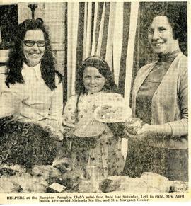 April & Michaela Mullis, Margaret Govier at Pumpkin Club mini fête 1974