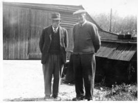 L-R Albert Townsen and brother Edgar in Castle View yard