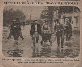 Floods outside the Elephant & Castle May 16th 1932