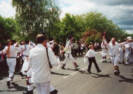 Spring Bank Holiday Morris dancing 2000
