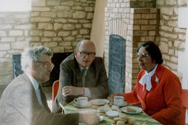 L-R Terry Crowley, Ted Lee & Mrs Joyce Lee. 1986