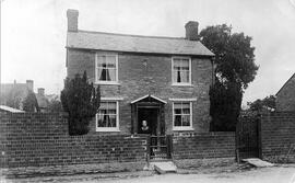 The home of the grandmother of Gladys John called The Yews in Church View pre 1914