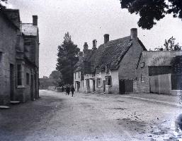 Elephant & Castle Inn pre fire of 1958 and after