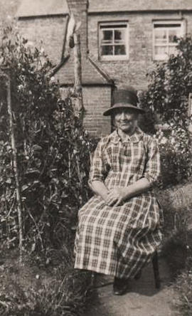 Annie Hudson nee Cooper, the paternal grandmother of Frank Hudson