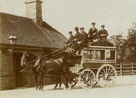 Payne's horse drawn carriage at Bampton Station 1908