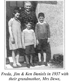 Freda, Jim & Ken Daniels, Mrs Dewe 1937 (Fb)